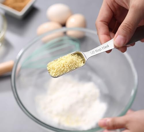 Measuring Cups and Spoons Set of 24 Piece in 18/8 Stainless Steel, Heavy Duty 8 Measuring Cups, 10 Measuring Spoons, 1 Leveler & 5 Mini Measuring Spoons Ideal for Dry and Liquid Ingredients - size: 24 Pieces: 8 Cups + 15 Spoons + 1 Leveler