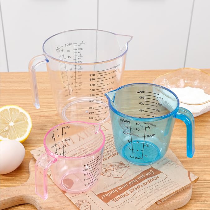 Plastic Measuring Cup Clear Graduated Measuring Cups Plastic Mug with Spout and Handles Ounce and Ml Cup Marking for Recipe Ingredient, Flour, Water, Liquid (2 ½ cup 600ml pink)