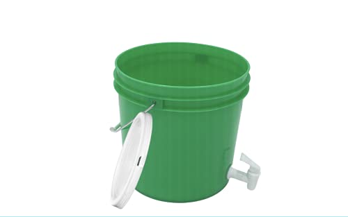House Naturals 2 Galon Food Grade Bucket with Spigot Faucet Dispenser and Lid(Pack of 2) BPA Free - Made in USA