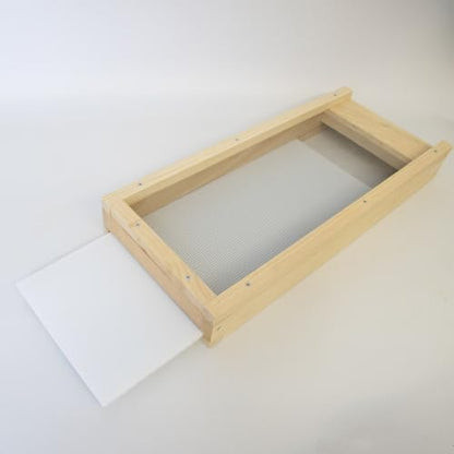 Lehman's Stoney Acres Screened Bottom Board for 5-Frame Nuc and Langstroth Hive, Durable, Stable Foundation Beehive Base, Essential Hive Management Tool