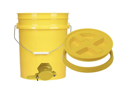 House Naturals Plastic Honey Food Grade Bucket with Honey Gate for Beekeeping and Screw on Lid, Made in USA Container