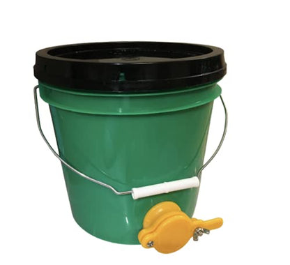 House Naturals 2 Gallon Plastic Honey Food Grade Bucket with Honey Gate for Beekeeping and Lid BPA Free, Made in USA