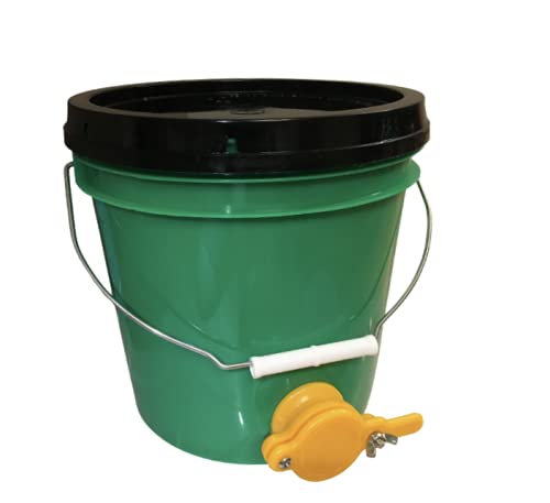 House Naturals 2 Gallon Plastic Honey Food Grade Bucket with Honey Gate for Beekeeping and Lid BPA Free, Made in USA