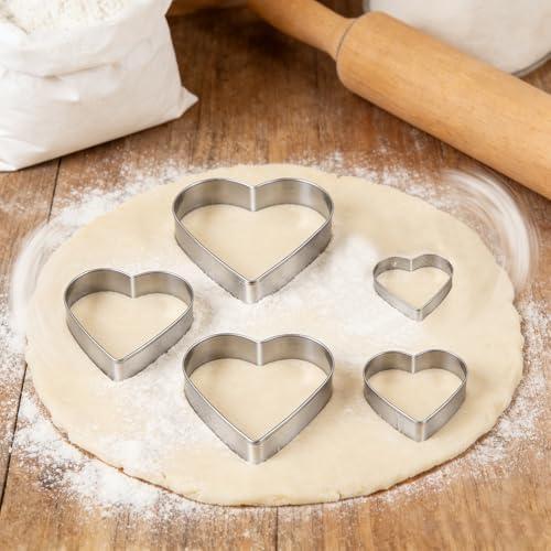 Love Heart Cookie Cutter Set Pack of 5 Valentines Day Heart Biscuit Cutter for Sandwiches, Pastries, Fruit and Cakes Birthday, Wedding Baking Tools - style: A-Heart