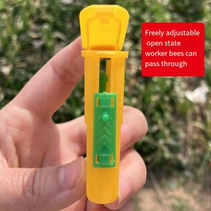 New Queen Bee Cage Beekeeper Plastic Bee Isolator Clip Beekeeper Breeding Tools for Indoor & Outdoor Use