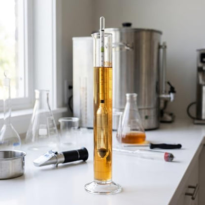 Baluue 100ml Graduated Cylinder, Borosilicate Glass Lab Beaker with Stable Base & Pour Spout for Accurate Hydrometer Readings, Chemistry & Kitchen Liquid Measure