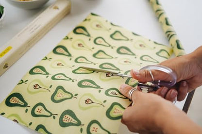 SUPERBEE Beeswax Wrap Roll XL, Reusable Beeswax Wraps for Food, Wrap Roll, Reusable for Wrapping Vegetables, Cheese Paper, Bowl Covers and Sandwich Wrapping Paper, Pears - 35x13" - color: Pears