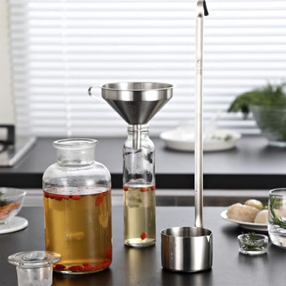 Tiiyee Stainless Steel Wine Ladle, Spout Dipper Sauce Ladle Beer Pouring Measure Spoon Flat Bottom With Hanging Hook Long Handle Kitchen Measuring For Cooking Pouring Oil Vinegar Soy(500ML) - size: 500ML