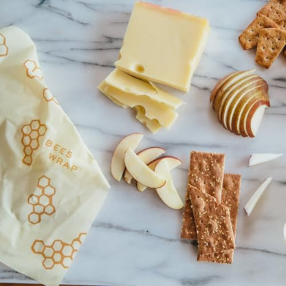 Bee's Wrap Beeswax Wraps for Food - Assorted 5 Pack of Beeswax Wraps - 2 Large & 3 Medium Wrap - Plastic Free Made in USA Reusable Natural Food Wrap - Honeycomb Print - style: 5 Pack (Honeycomb)