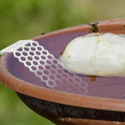 Floating Bee Ladder, Beehive-Shaped Floating Drinker, Outdoor Bee Watering Station, for Pool Courtyard Garden Pond Patio Lawn Porch Pathway Balcony - color: White