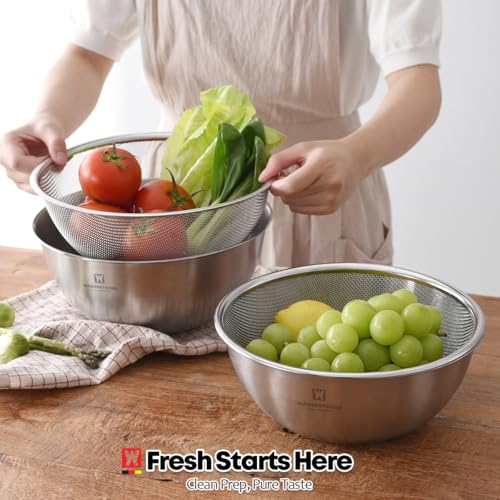 WAGENSTEIGER Stainless Steel Mixing Bowl and 3-Legged Colander Set, Multipurpose Kitchen Basket with Fine Mesh Colander, Salad Mixing Bowl with Strainer, Rinsing Vegetables & Fruits (24cm / 9.45") - size: 9.45 inches