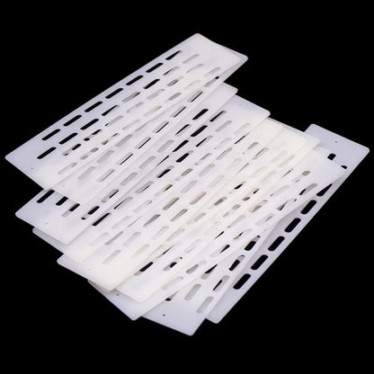 20/40pcs Anti Escape Bees Queen Plastic Spacer Frame Beehive Blocker Barrier Sheet Nest Door Apiculture Tool Equipment - size: 20PCS