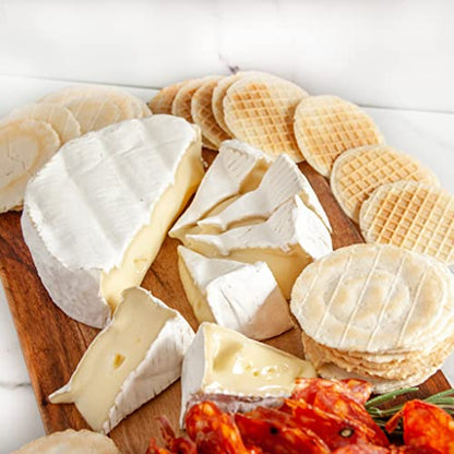 igourmet International Connoisseur Gift Box - Featuring gourmet foods from all corners of the world, an exciting collection of international food favorites