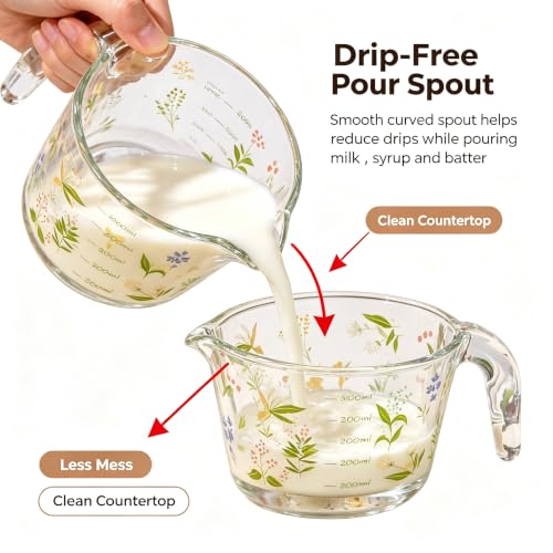 Glass Measuring Cup with Handle & Pour Spout, 500ml Glass Decorative Measuring Beaker Cup with Precise Markings, Floral Print Measuring Cup for Baking, Cooking, Mixing (Microwave & Dishwasher Safe)