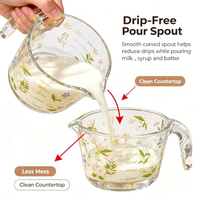 Glass Measuring Cup with Handle & Pour Spout, 500ml Glass Decorative Measuring Beaker Cup with Precise Markings, Floral Print Measuring Cup for Baking, Cooking, Mixing (Microwave & Dishwasher Safe)