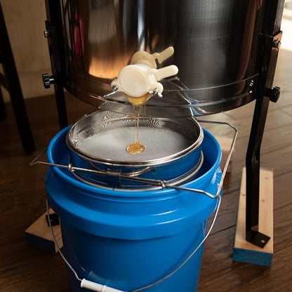 VIVO Honey Extractor 8 Frame Rack (4 Deep Frames), Food Grade Stainless Steel Honey Processing Equipment, Manual Crank Honeycomb Drum Spinner with Transparent Lid, BEE-V004B