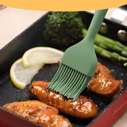 Kitchen Oil Paint Spread Brushes Set Pastry Food Basting Brush for Cooking Barbecue Baking Green Dishwasher Safe Silicone Oil Butter Sauce Brush 2Pcs Heat Resistant Food Brushes Kit - color: Green