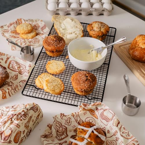 Bee's Wrap Beeswax Wraps for Food - 3 Pack of Assorted Beeswax Wraps - Small, Medium & Large Wrap - Plastic Free Made in USA Reusable Natural Food Wrap - Bakery Lane Print - style: 3 Pack (Bakery Lane)