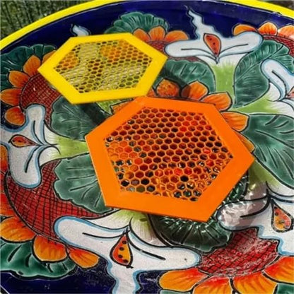4pcs Floating Bee Island-Bee Waterer Hexagonal Insect Drinking Tray Acrylic Beekeeping Setups Luring Insects Catcher Cups | Yellow - color: Yellow