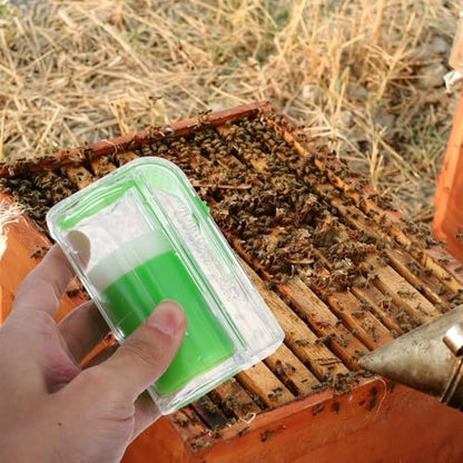 IMIKEYA 2pcs Bee Queen Marker Bottles with Plastic Cage for Safe Catching and Marking, Lightweight Beekeeping Tools for Hive Management and Apiary Use