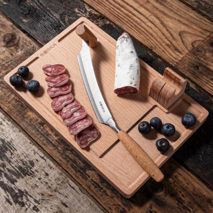 BOSKA Cheese Cutter Lumberjack Amigo - Serving Board with Cheese Knife - Beechwood and Stainless Steel - for Cheese and Sausage - Safe Cutting - with Crumb Catcher - 9 Inches