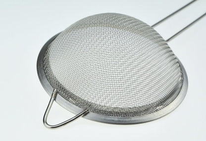 2 Pack Fine Mesh Strainer Set, Stainless Steel Kitchen Sieve for Flour Sifting, Juice Soy Milk Tea Strainer, Small Metal Colander Kitchen Filter Tool (12cm + 8cm)